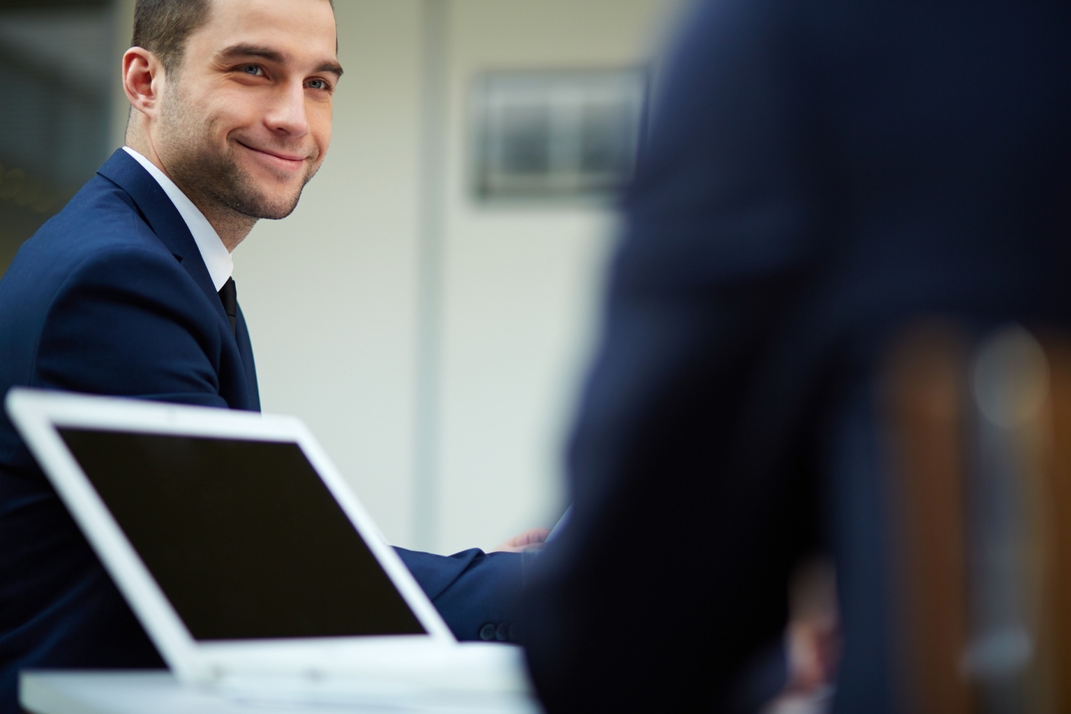 Rappresentazione visiva dell'articolo: Consulenza finanziaria: l’importanza di affidarsi a un professionista
